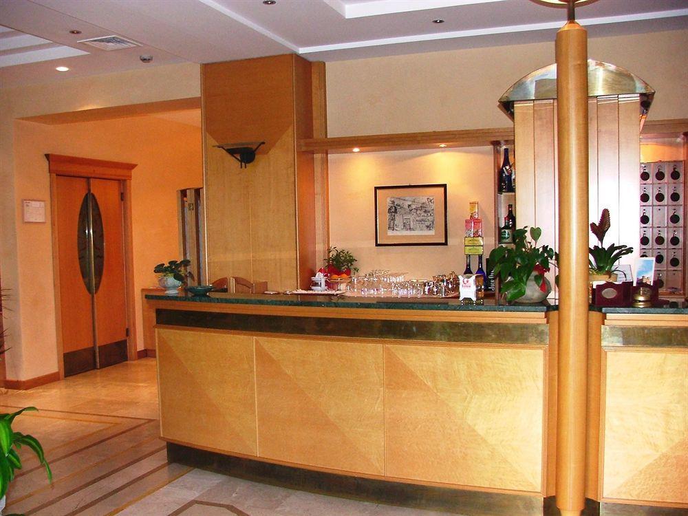Hotel Lory & Ristorante Ferraro เชลาโน ภายนอก รูปภาพ