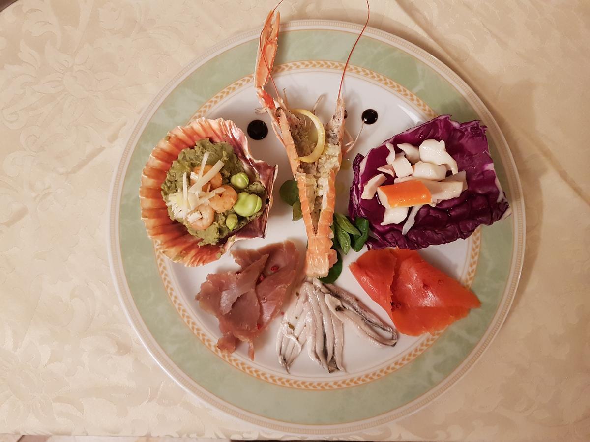 Hotel Lory & Ristorante Ferraro เชลาโน ภายนอก รูปภาพ