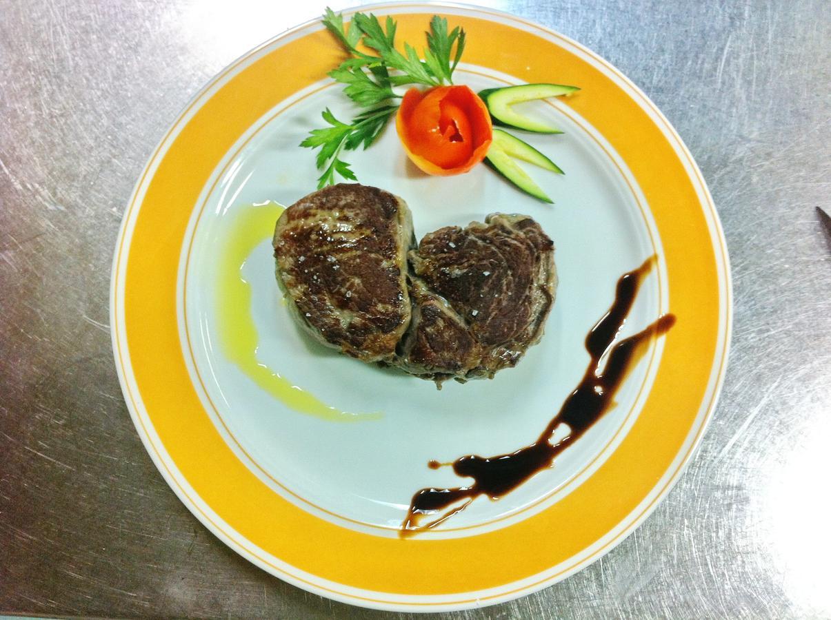 Hotel Lory & Ristorante Ferraro เชลาโน ภายนอก รูปภาพ